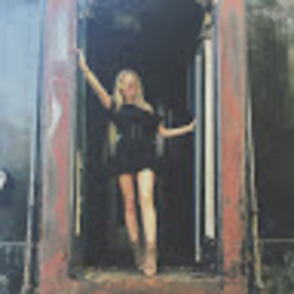 Meet your Posher, Cassidy - Picture 1 of 1